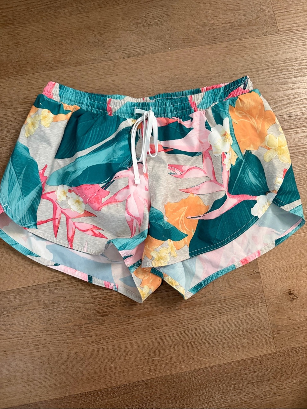 Old Navy Active Floral Workout Shorts Size Medium